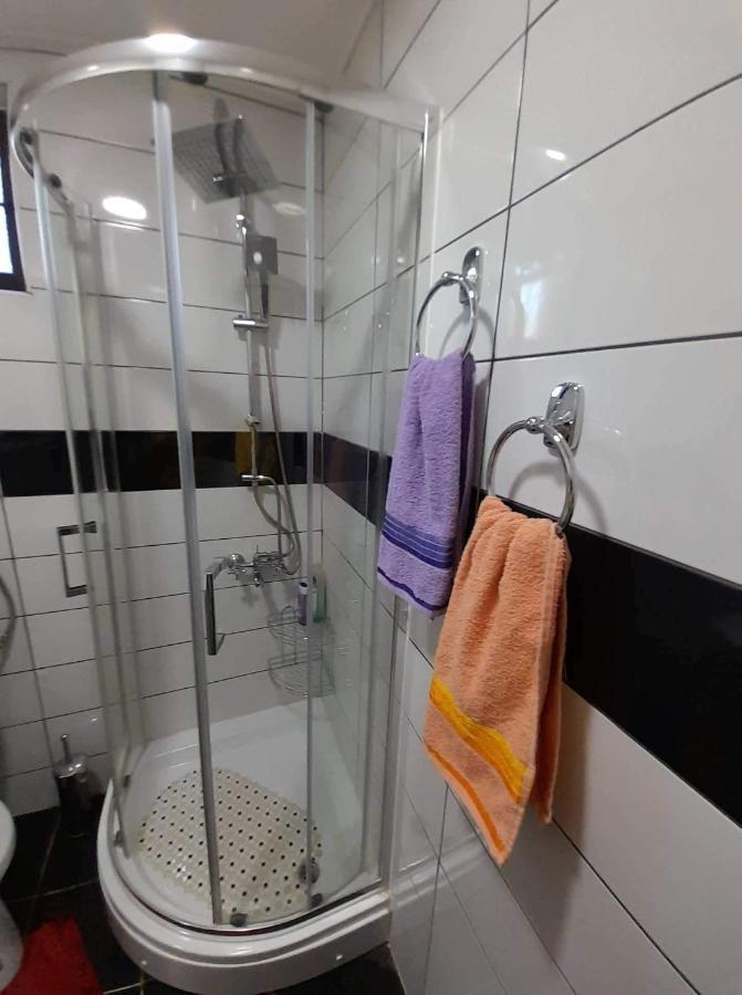 Stan Na Dan Gornji Milanovac-Centar-Nova Gradnja Apartman Kültér fotó