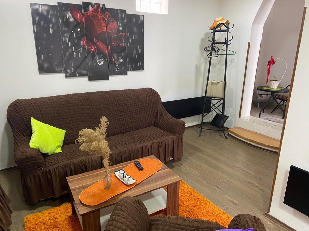 Stan Na Dan Gornji Milanovac-Centar-Nova Gradnja Apartman Kültér fotó